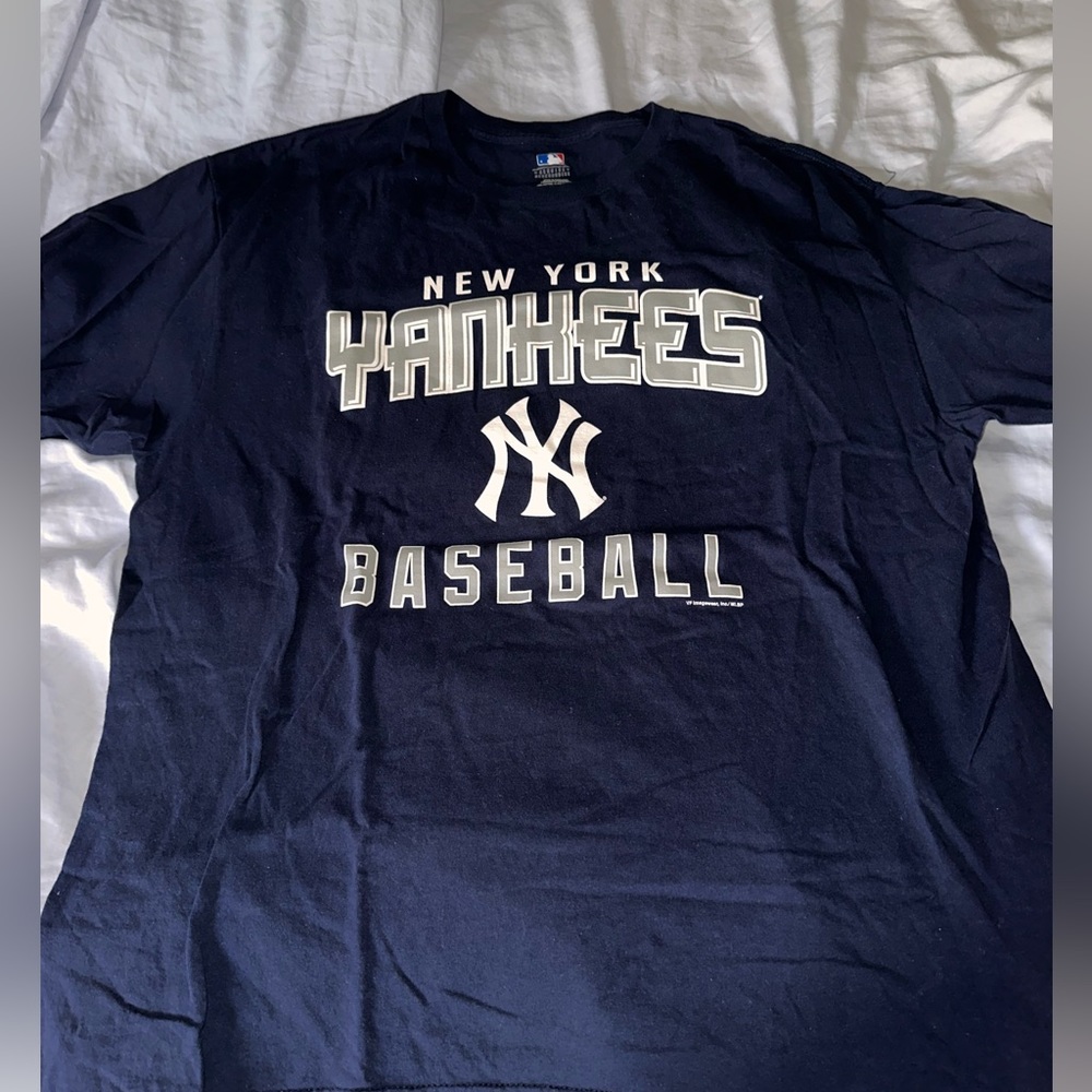 New York Yankees shirt